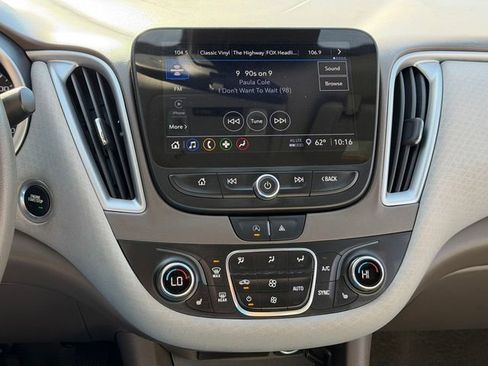 Used 2024 Chevrolet Malibu LT image 18