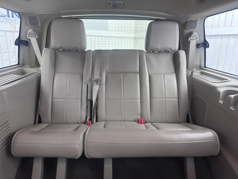 Used 2014 Lincoln Navigator 4WD image 13