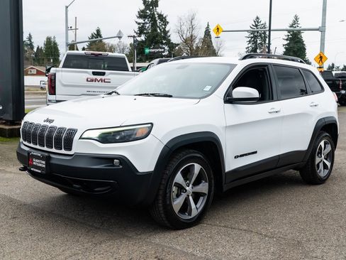 Used 2020 Jeep Cherokee Latitude w/ Quick Order Package 26F North image 3