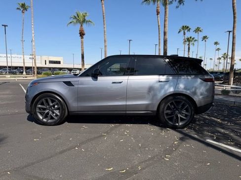 Used 2025 Land Rover Range Rover Sport SE AWD/4WD image 3