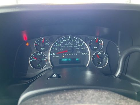 Used 2011 Chevrolet Express 1500 image 18