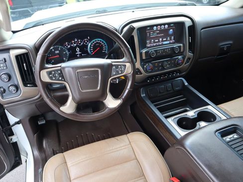 Used 2017 GMC Sierra 2500 Denali w/ Duramax Plus Package AWD/4WD image 13