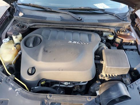 Used 2012 Chrysler 200 Limited image 25