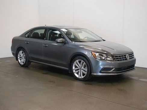 Used 2019 Volkswagen Passat 2.0T Wolfsburg FWD image 1