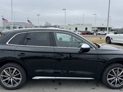 Used 2023 Audi SQ5 Premium Plus w/ Premium Plus Package image 11