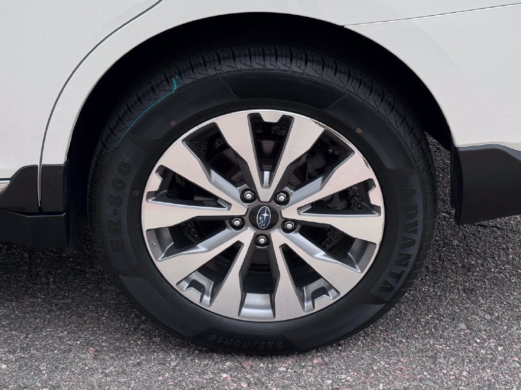 Used 2018 Subaru Outback 2.5i Touring w/ Popular Package #3 AWD/4WD image 17