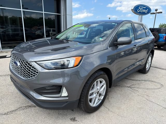 Used 2023 Ford Edge SEL w/ Convenience Package AWD/4WD image 3