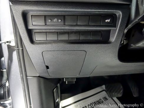 Used 2023 Mitsubishi Outlander SE image 27