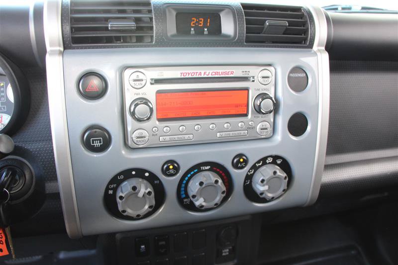Used 2014 Toyota FJ Cruiser 4WD w/ Convenience Package image 16