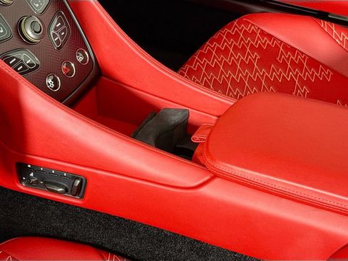 Used 2018 Aston Martin Vanquish Zagato RWD image 14