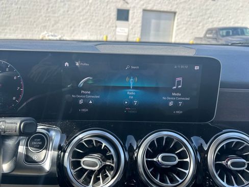 Certified 2020 Mercedes-Benz GLB 250 4MATIC image 13