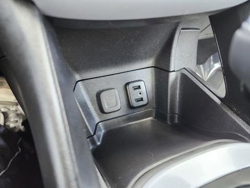 Used 2018 Chevrolet Volt LT w/ LT Driver Confidence Package FWD image 9