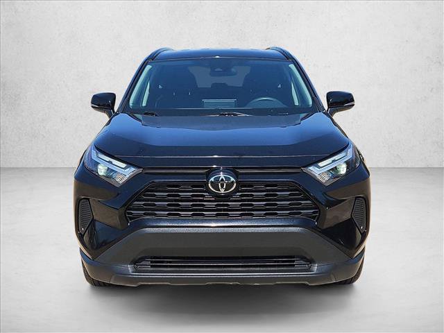 Used 2025 Toyota RAV4 XLE AWD/4WD image 2