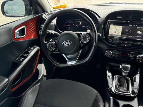 Used 2021 Kia Soul Turbo FWD image 12