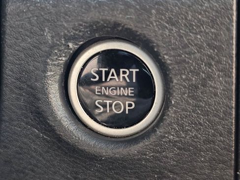 Used 2025 Nissan Frontier SV AWD/4WD image 55