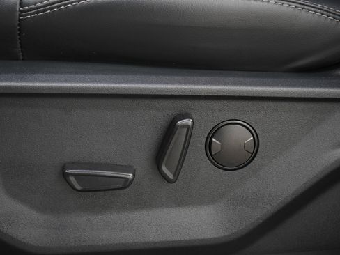 Used 2025 Ford Expedition Platinum image 29