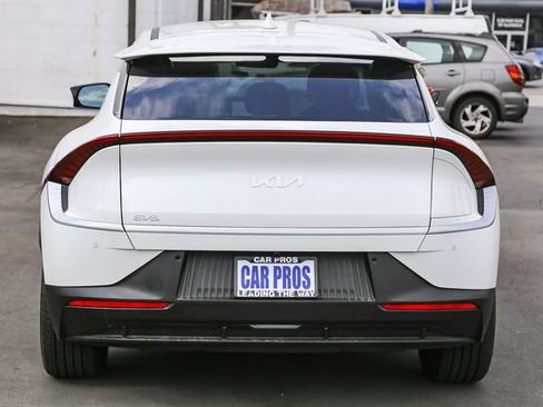 New 2024 Kia EV6 Light RWD image 8