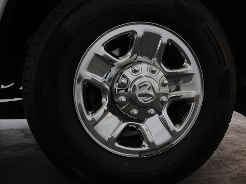 Used 2020 RAM 2500 Tradesman w/ Chrome Appearance Group RWD image 33