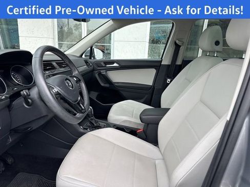 Used 2021 Volkswagen Tiguan SE w/ Panoramic Sunroof Package FWD image 9