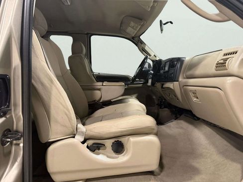 Used 2005 Ford F250 XL image 21