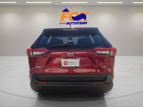 Used 2019 Toyota RAV4 XLE image 4