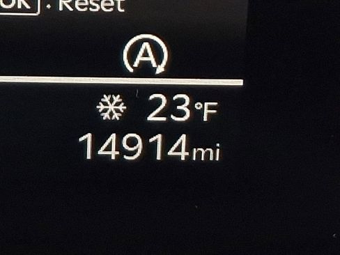 Certified 2025 Kia Sorento LX image 17