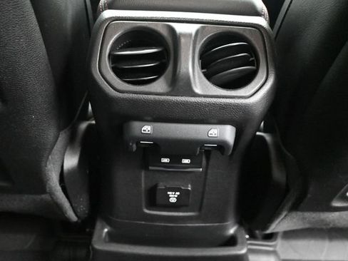 Used 2021 Jeep Wrangler Unlimited Rubicon AWD/4WD image 15