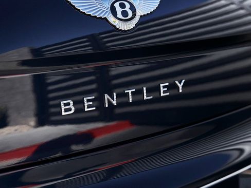 Used 2024 Bentley Flying Spur V8 AWD/4WD image 12