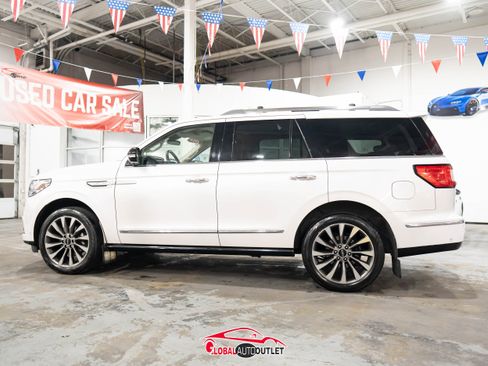 Used 2018 Lincoln Navigator Select w/ Technology Package image 4