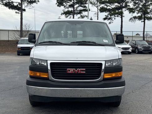 Used 2024 GMC Savana 2500 w/ Driver Convenience Package image 3