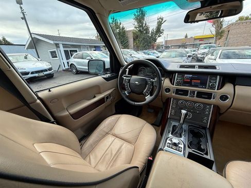 Used 2011 Land Rover Range Rover HSE image 14