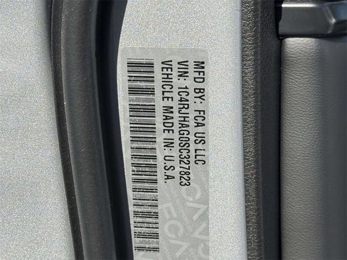 New 2025 Jeep Grand Cherokee 4WD image 31