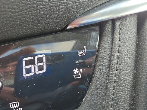 Used 2017 Cadillac XT5 Premium Luxury w/ LPO, Wheel Lock Package image 25