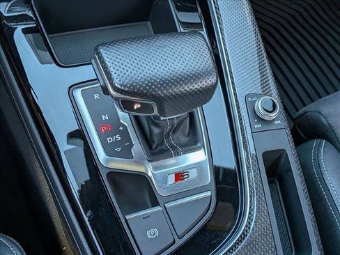 Used 2022 Audi S4 Premium image 11
