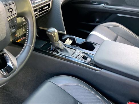 Used 2025 Toyota Camry SE FWD image 16