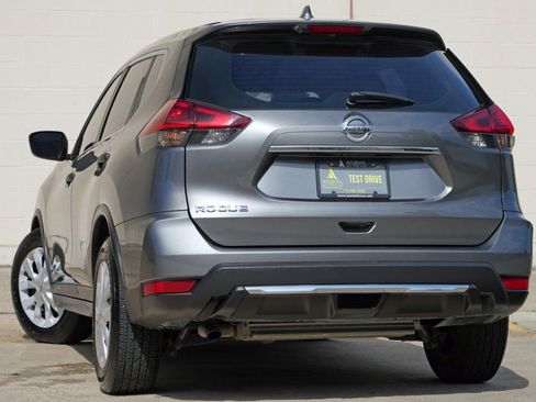 Used 2018 Nissan Rogue S FWD image 5