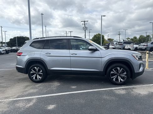 Used 2026 Volkswagen Atlas SE FWD image 14