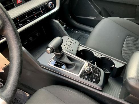 Used 2023 Kia Sportage LX FWD image 31