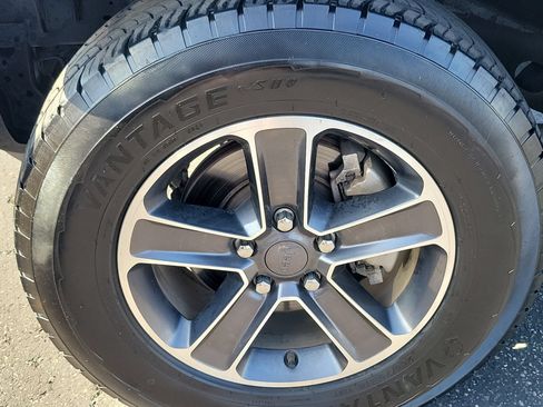 Certified 2023 Jeep Wrangler Unlimited Sahara AWD/4WD image 26