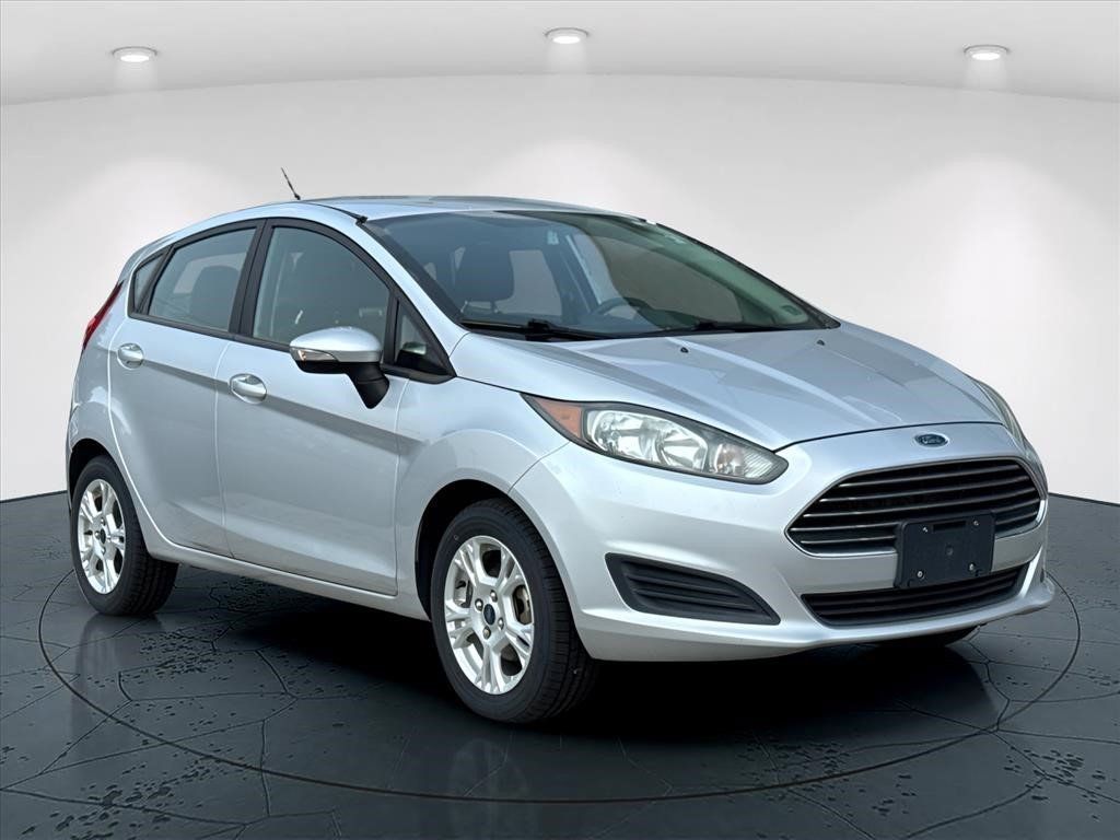 Used 2016 Ford Fiesta SE FWD image 1