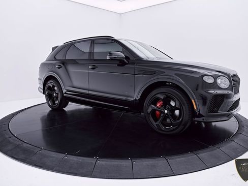 Used 2024 Bentley Bentayga AWD/4WD image 14