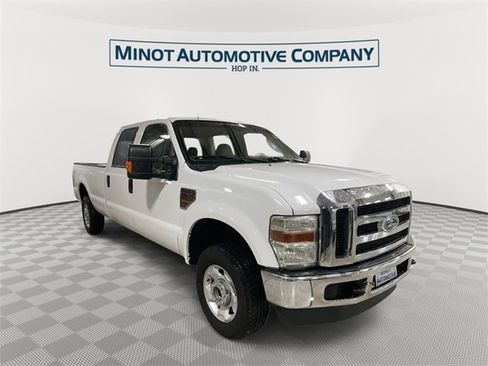 Used 2010 Ford F250 XLT image 1