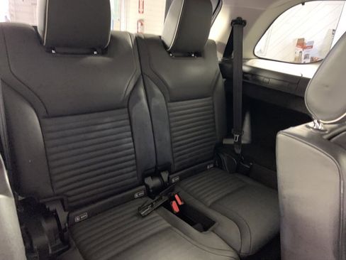 Used 2017 Land Rover Discovery HSE Luxury image 20