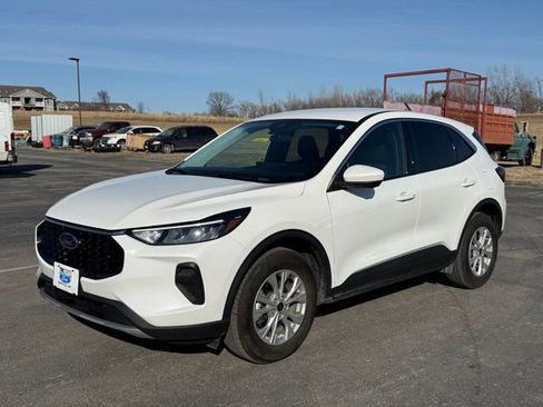 Used 2023 Ford Escape Active w/ Tech Pack #2 image 1