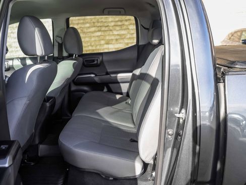 Used 2017 Toyota Tacoma SR5 image 21