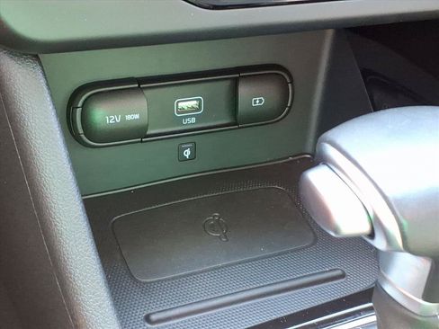 Used 2020 Kia Niro EX Premium FWD image 31