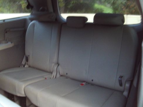 Used 2012 Toyota Sienna XLE image 27