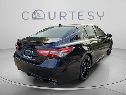 Used 2020 Toyota Camry XSE FWD image 3