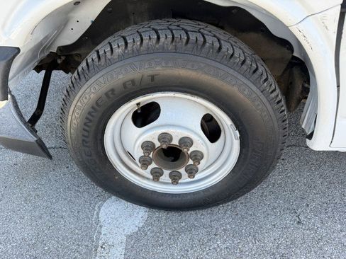 Used 2020 Chevrolet Express 3500 Extended w/ Power Convenience Package image 13