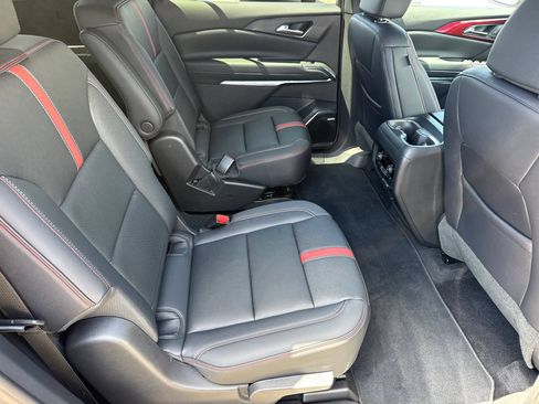 Used 2026 Chevrolet Traverse RS FWD image 15